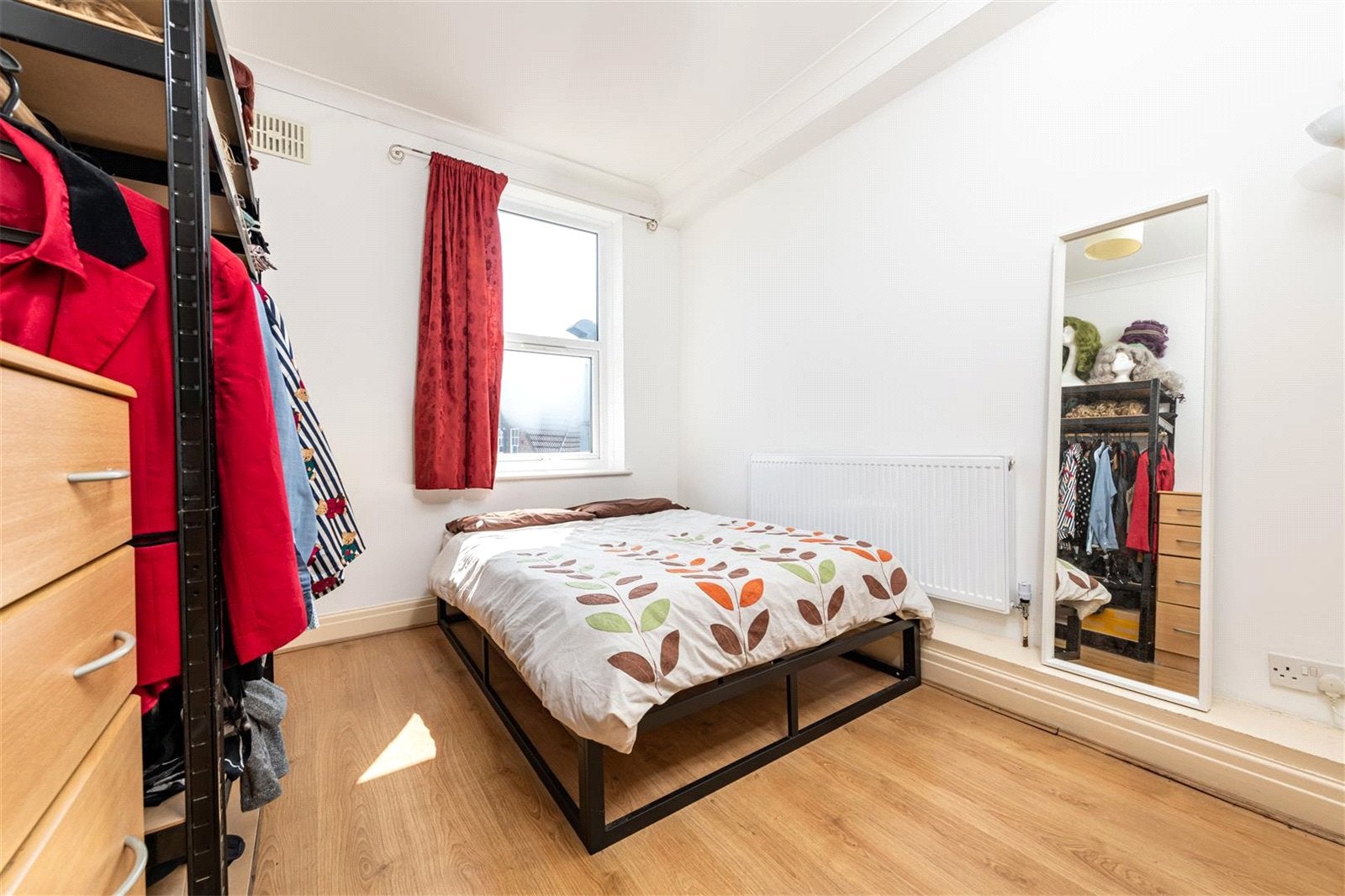 Flat Streatham High Road in Greater London