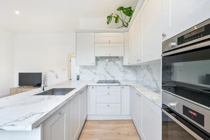 Flat Northchurch Road in Greater London