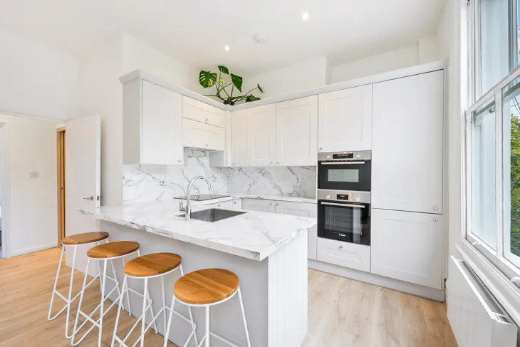 Flat Northchurch Road in Greater London