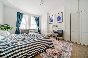 Flat Duke's Avenue in Greater London