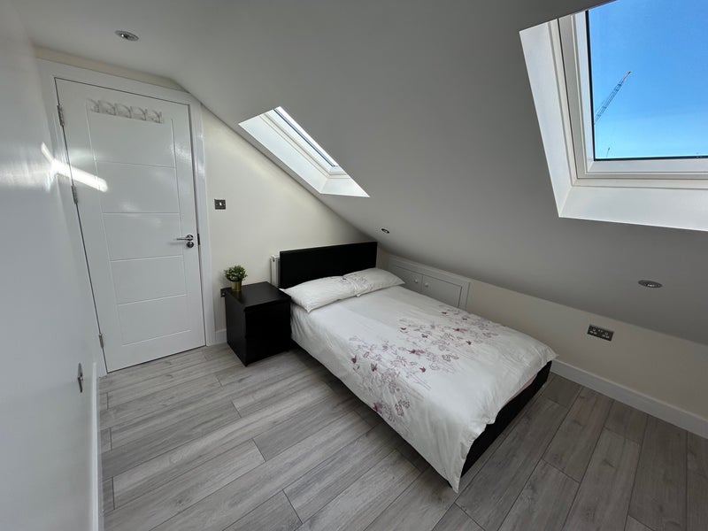 Room First Avenue in Greater London