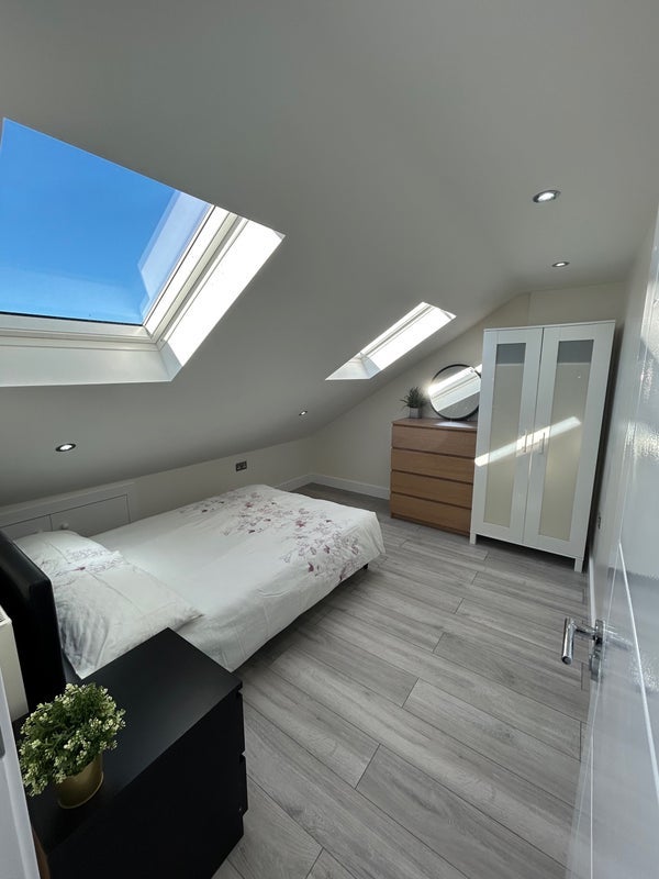Room First Avenue in Greater London