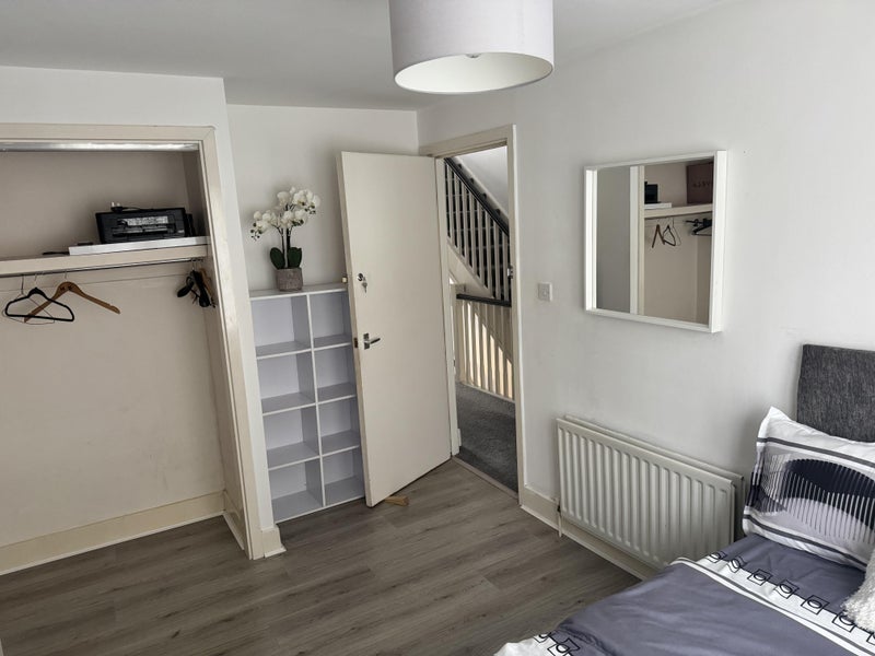 Room Ferrey Mews in Greater London