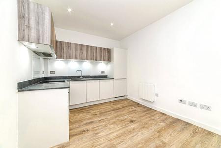 Flat Ashwood Way in Basingstoke and Deane