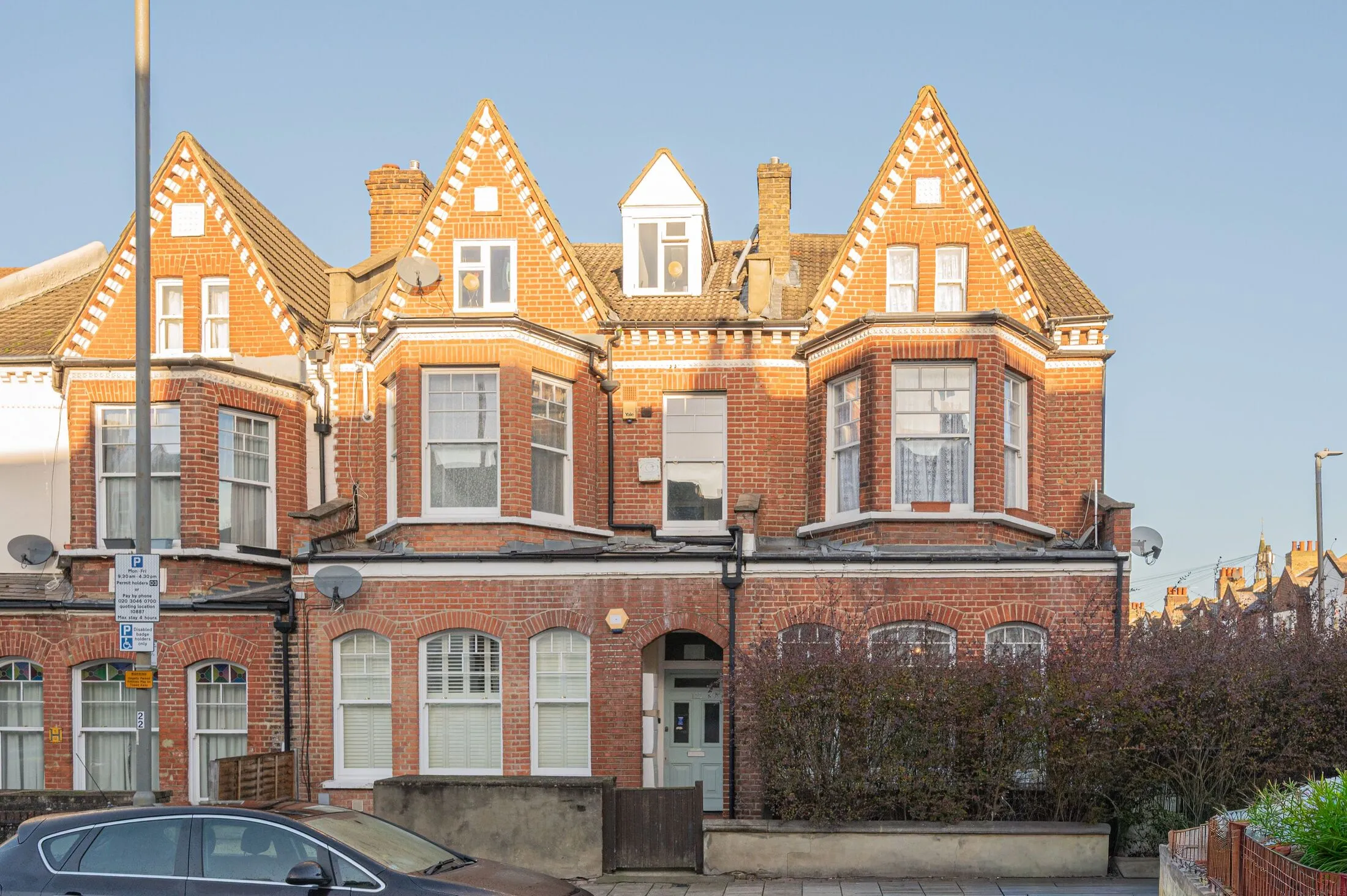 Flat Ritherdon Road in Greater London