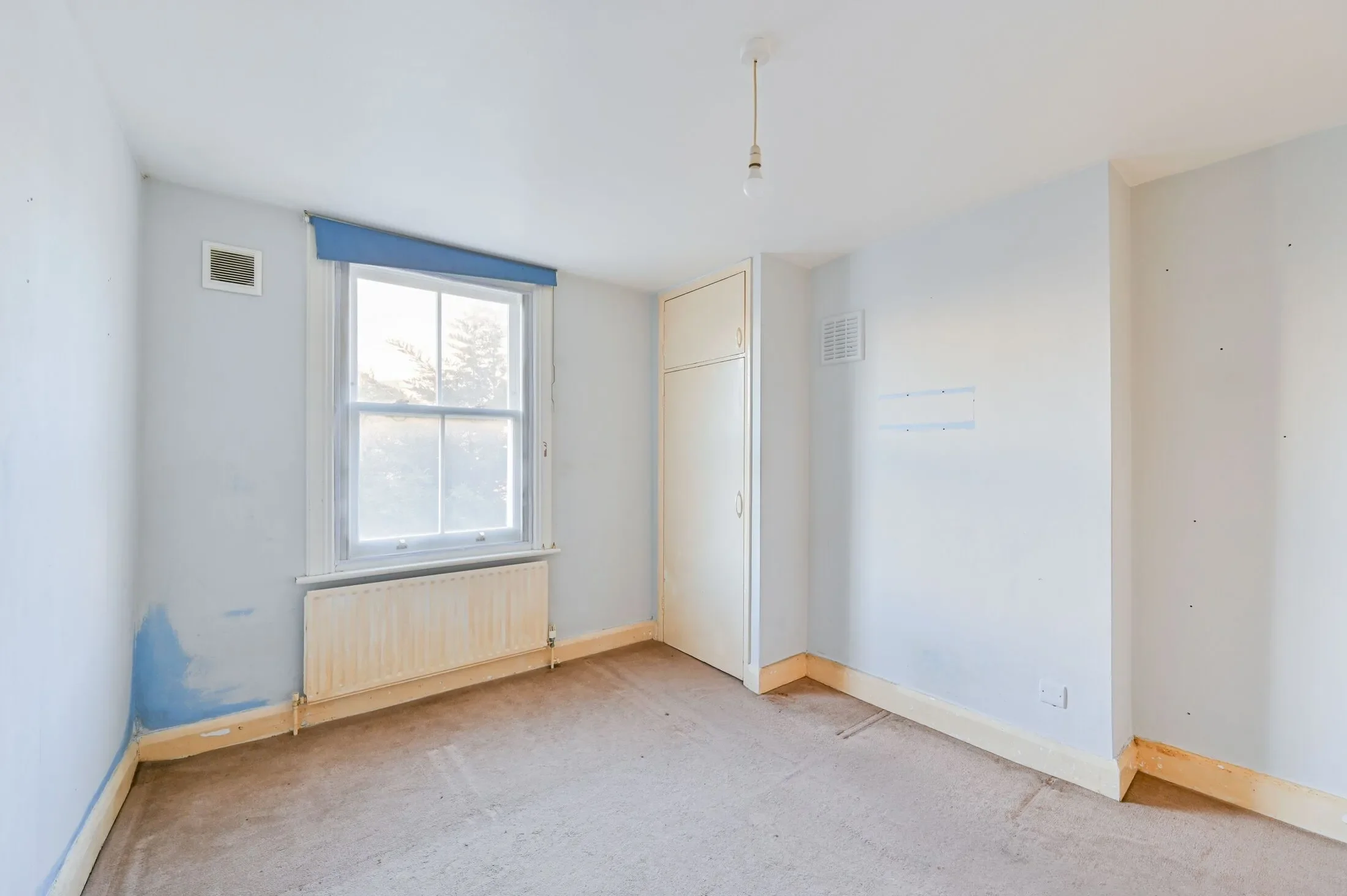 Flat Ritherdon Road in Greater London