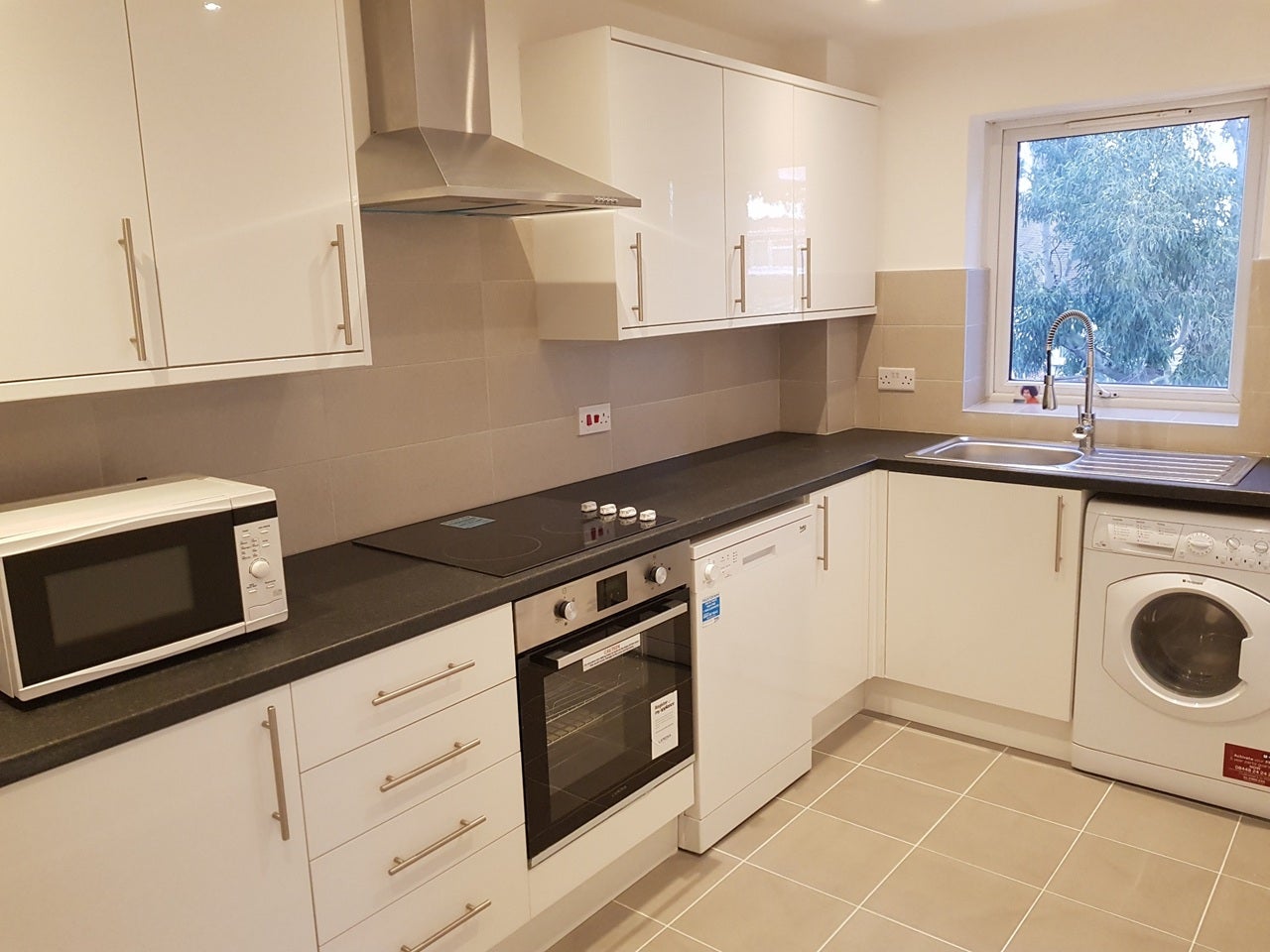Flat Collapit Close in Greater London