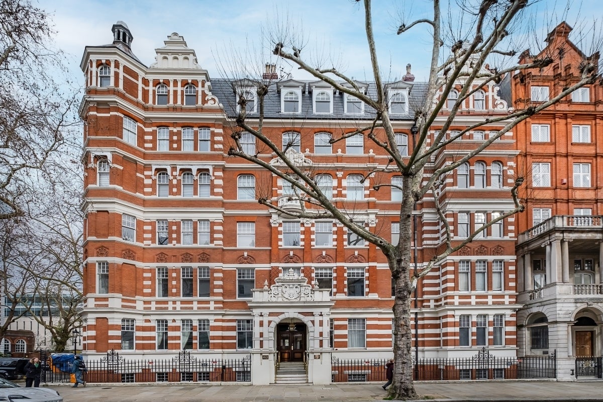 Flat Queen's Gate in Greater London