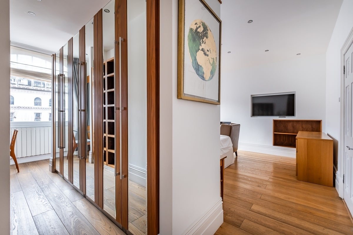 Flat Queen's Gate in Greater London