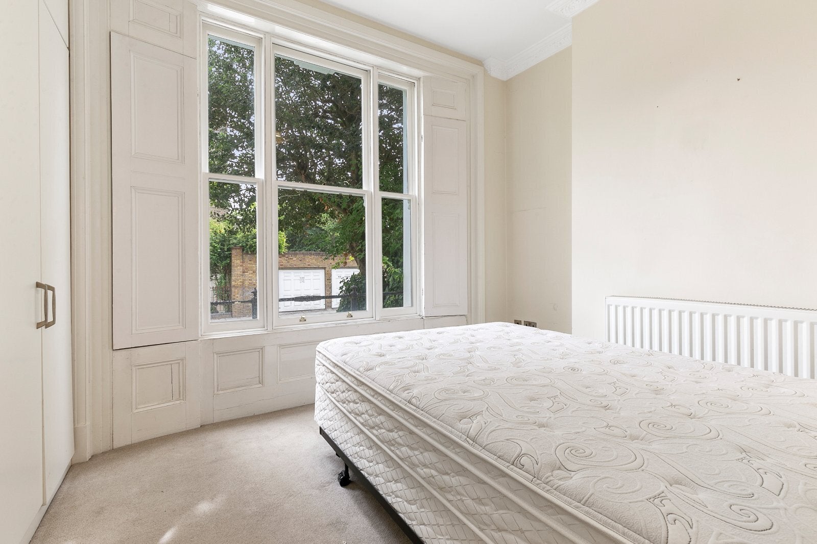 Flat Crowland Terrace in Greater London