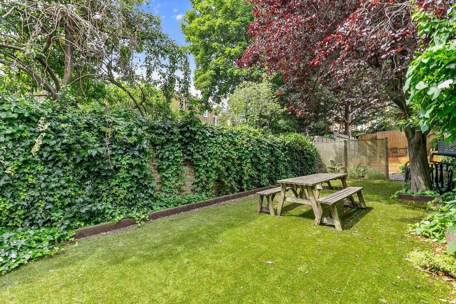 Flat Crowland Terrace in Greater London