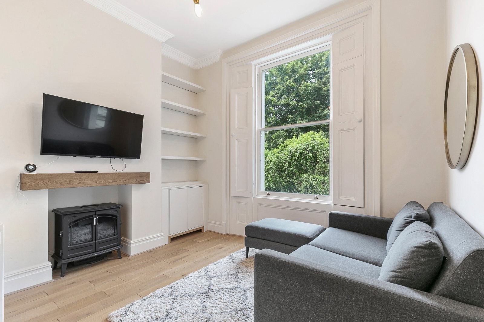 Flat Crowland Terrace in Greater London