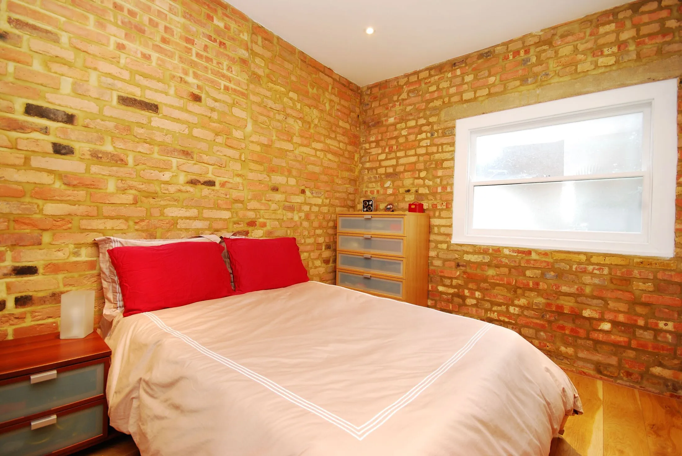 Flat Liverpool Road in Greater London