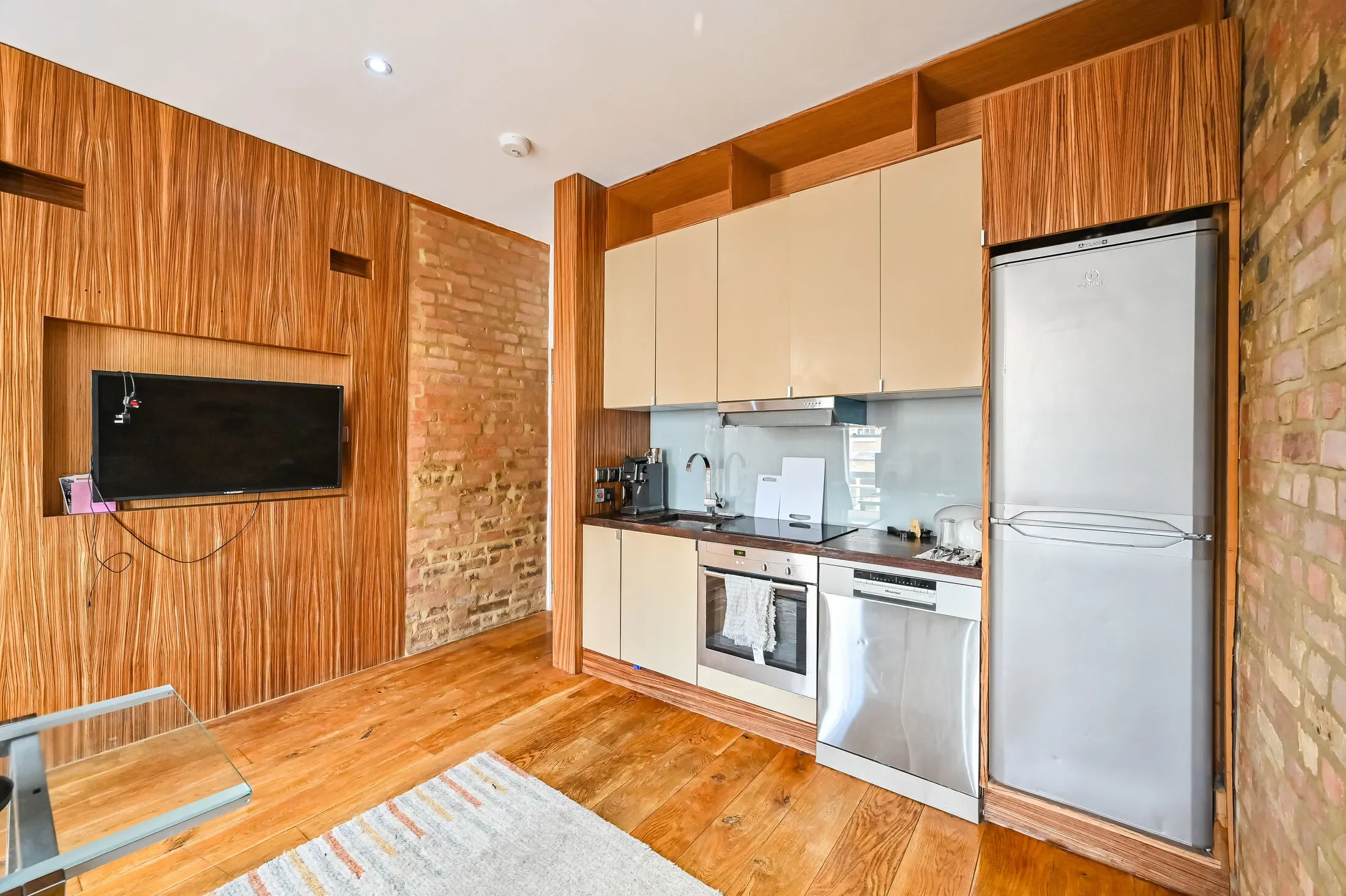 Flat Liverpool Road in Greater London