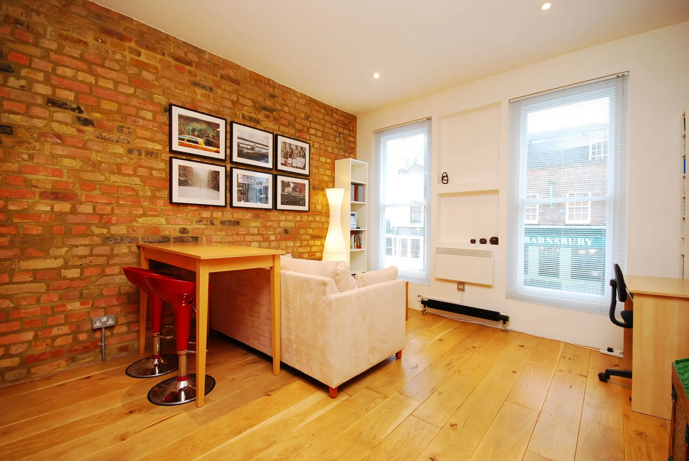 Flat Liverpool Road in Greater London
