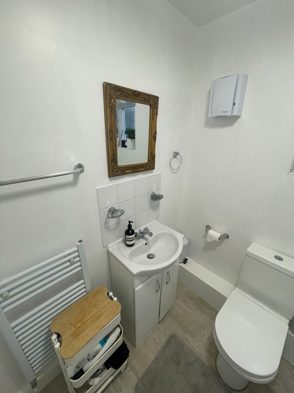 Room East Street in Greater London