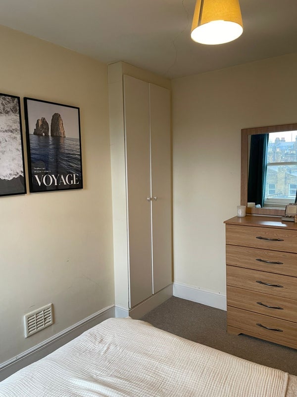 Room East Street in Greater London