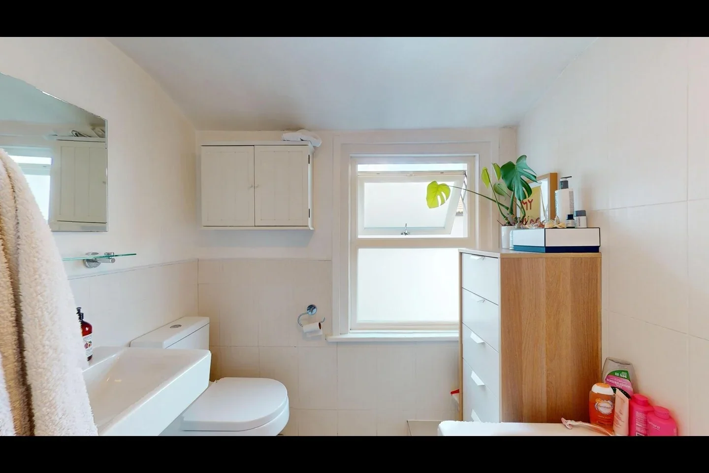 Flat Oakhurst Grove in Greater London