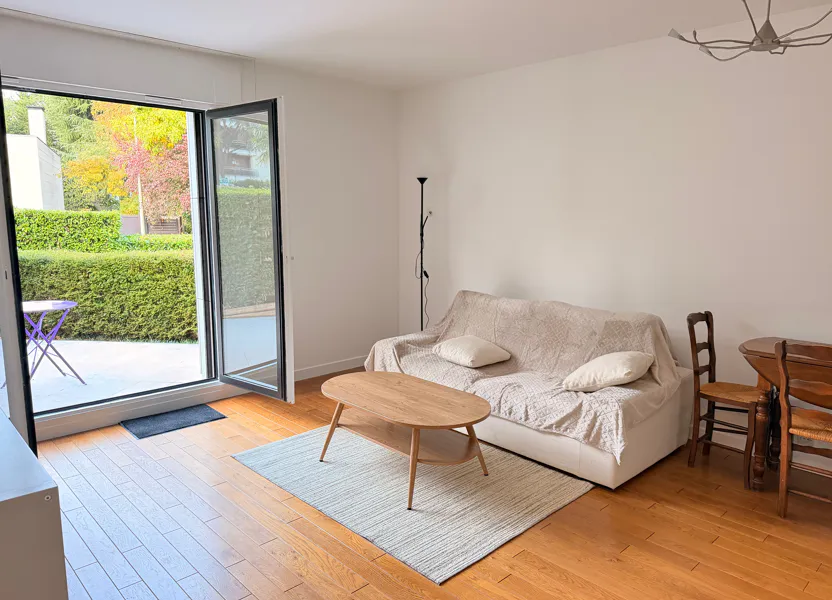 Flat Rue des Fontaines in Sèvres