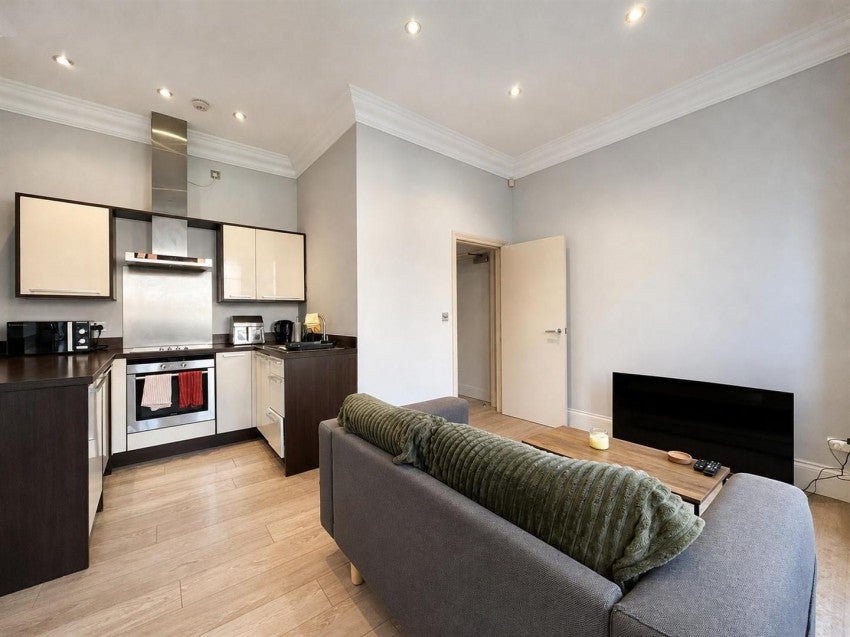 Flat Knighton Drive in Leicester