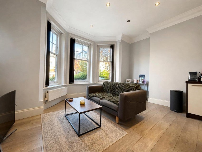 Flat Knighton Drive in Leicester