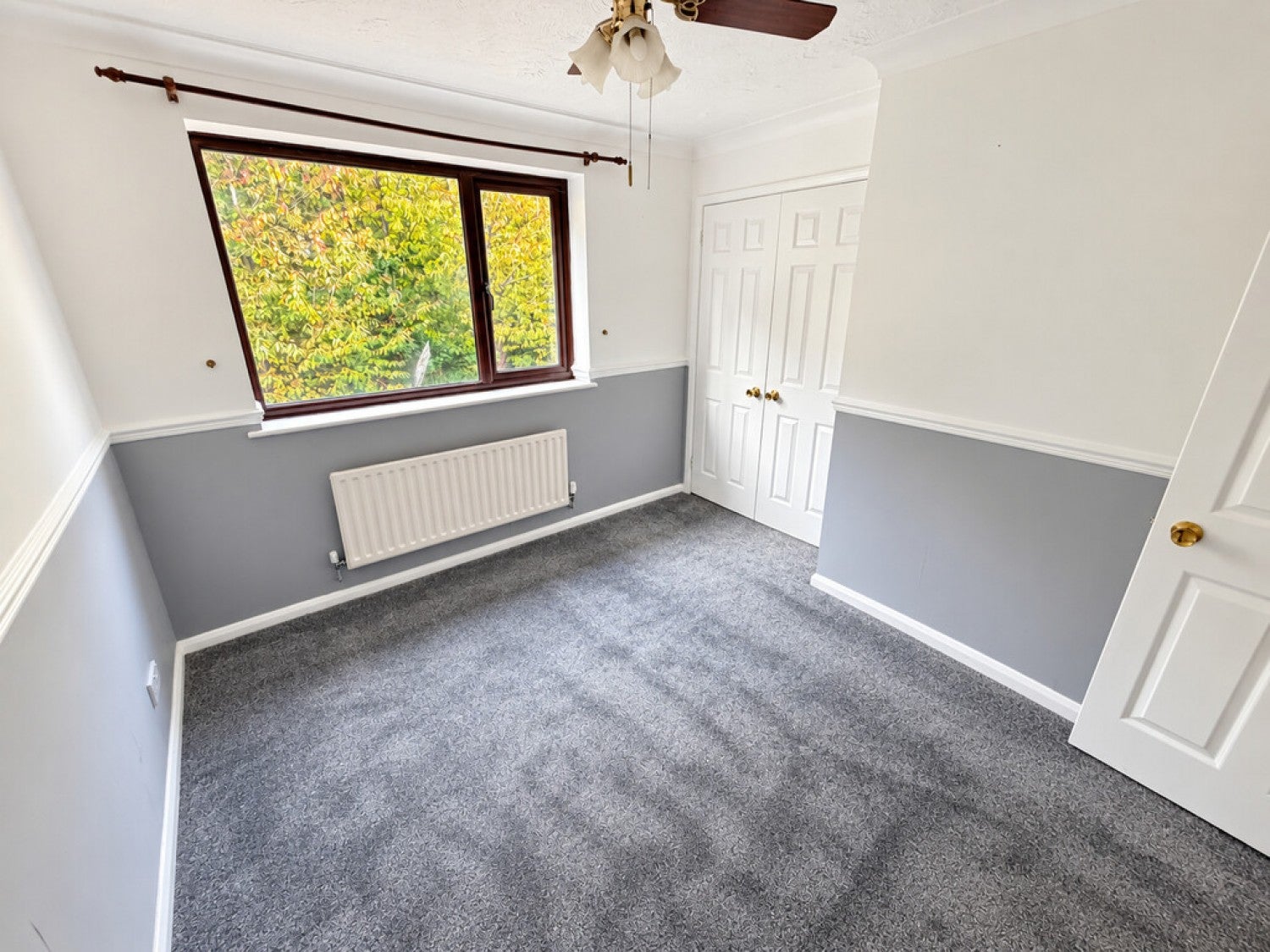 House Windsor Gardens in Basingstoke and Deane