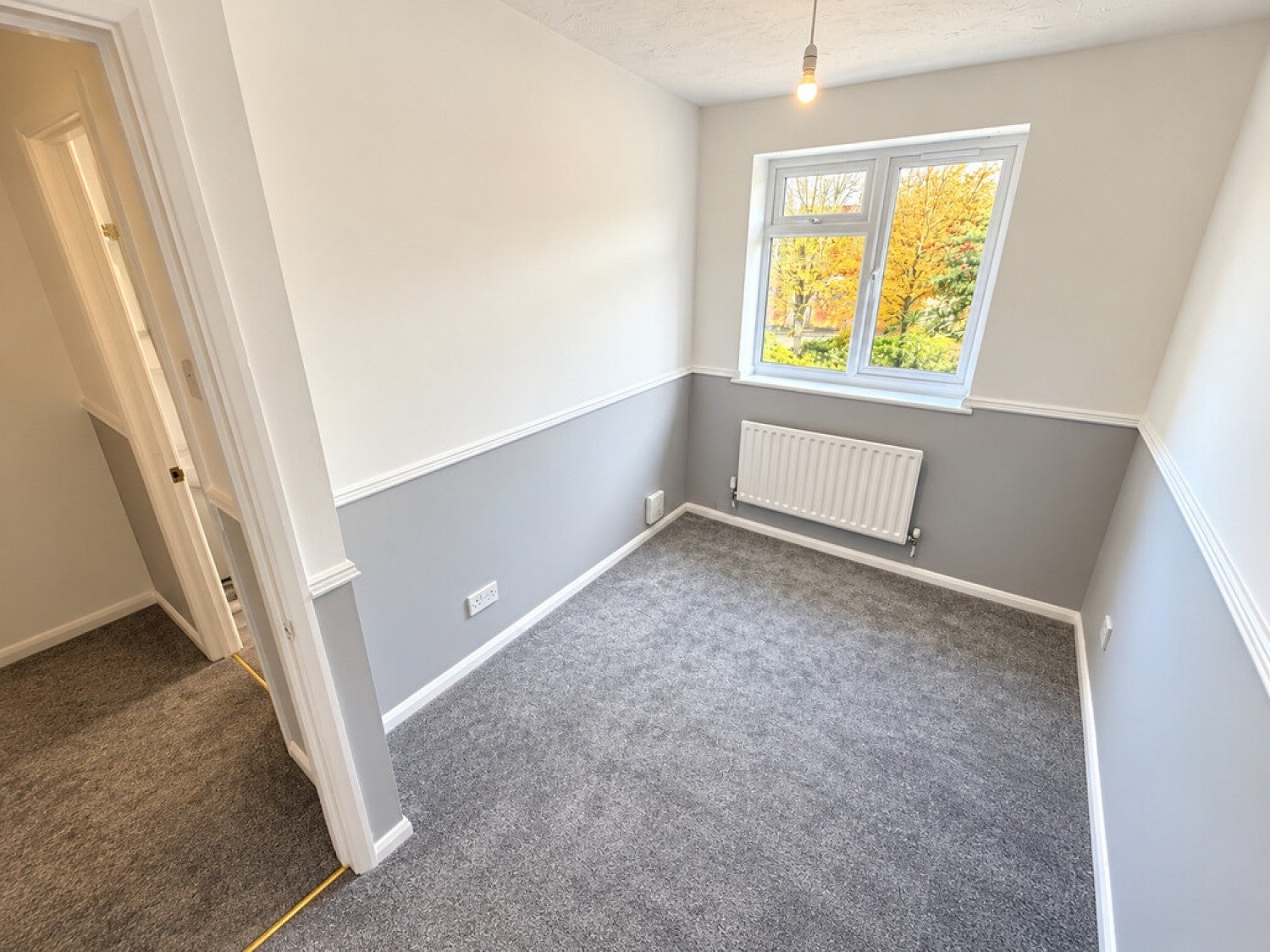 House Windsor Gardens in Basingstoke and Deane