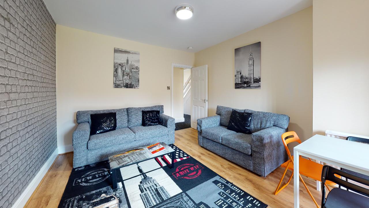 House Mornington Crescent in Manchester