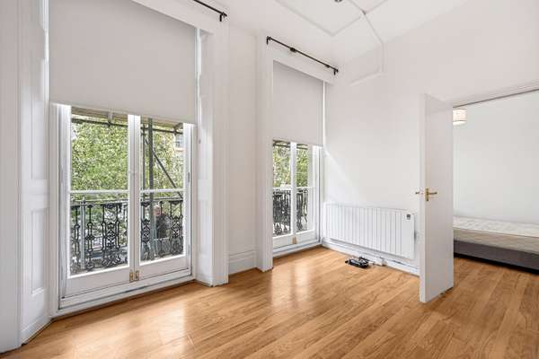 Flat Cranley Place in Greater London