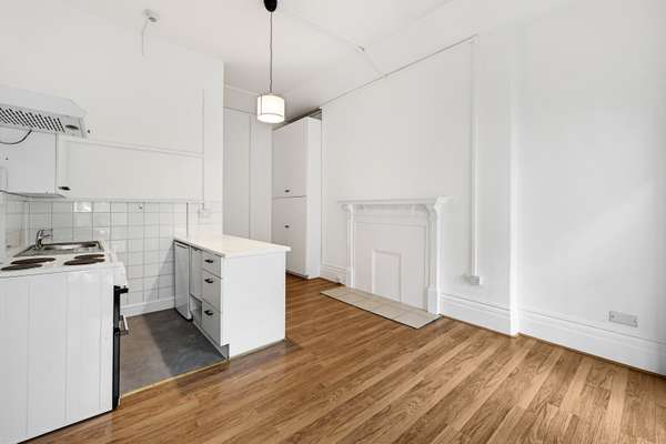 Flat Cranley Place in Greater London
