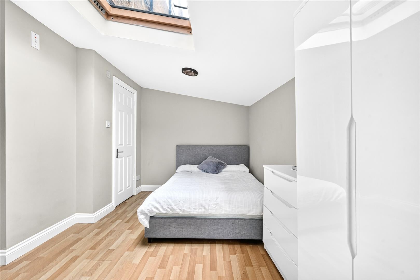 Flat Earl's Court Gardens in Greater London