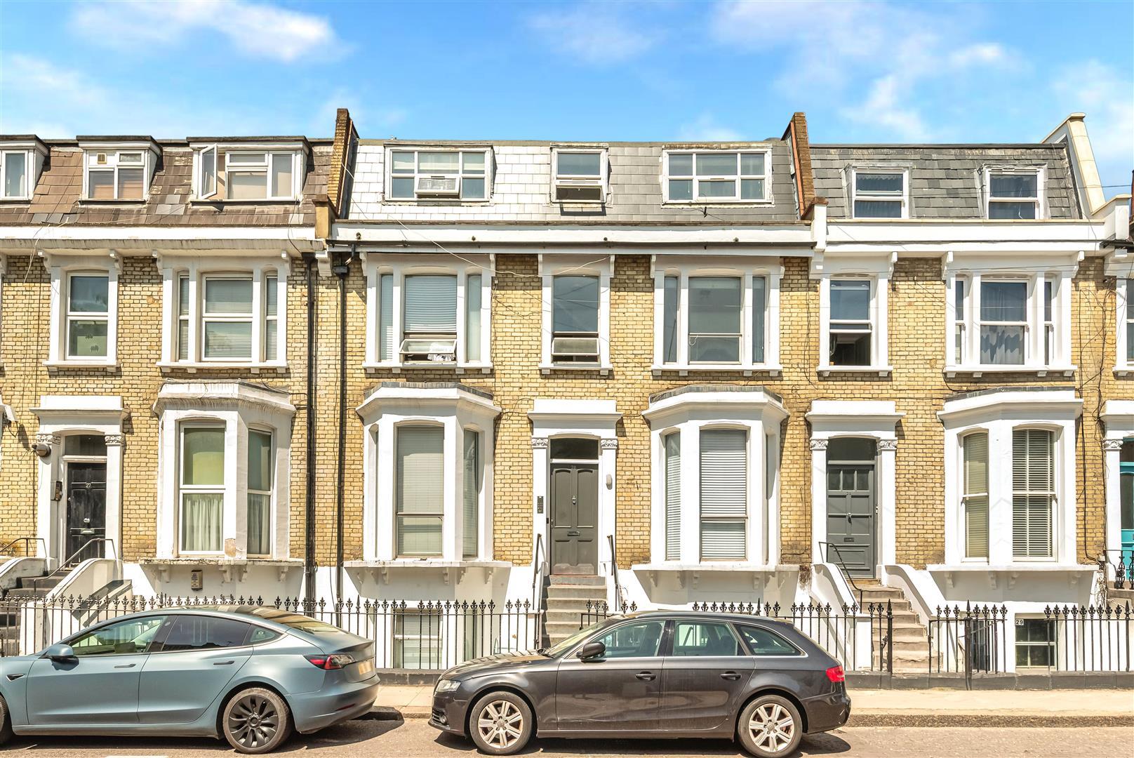Flat Earl's Court Gardens in Greater London