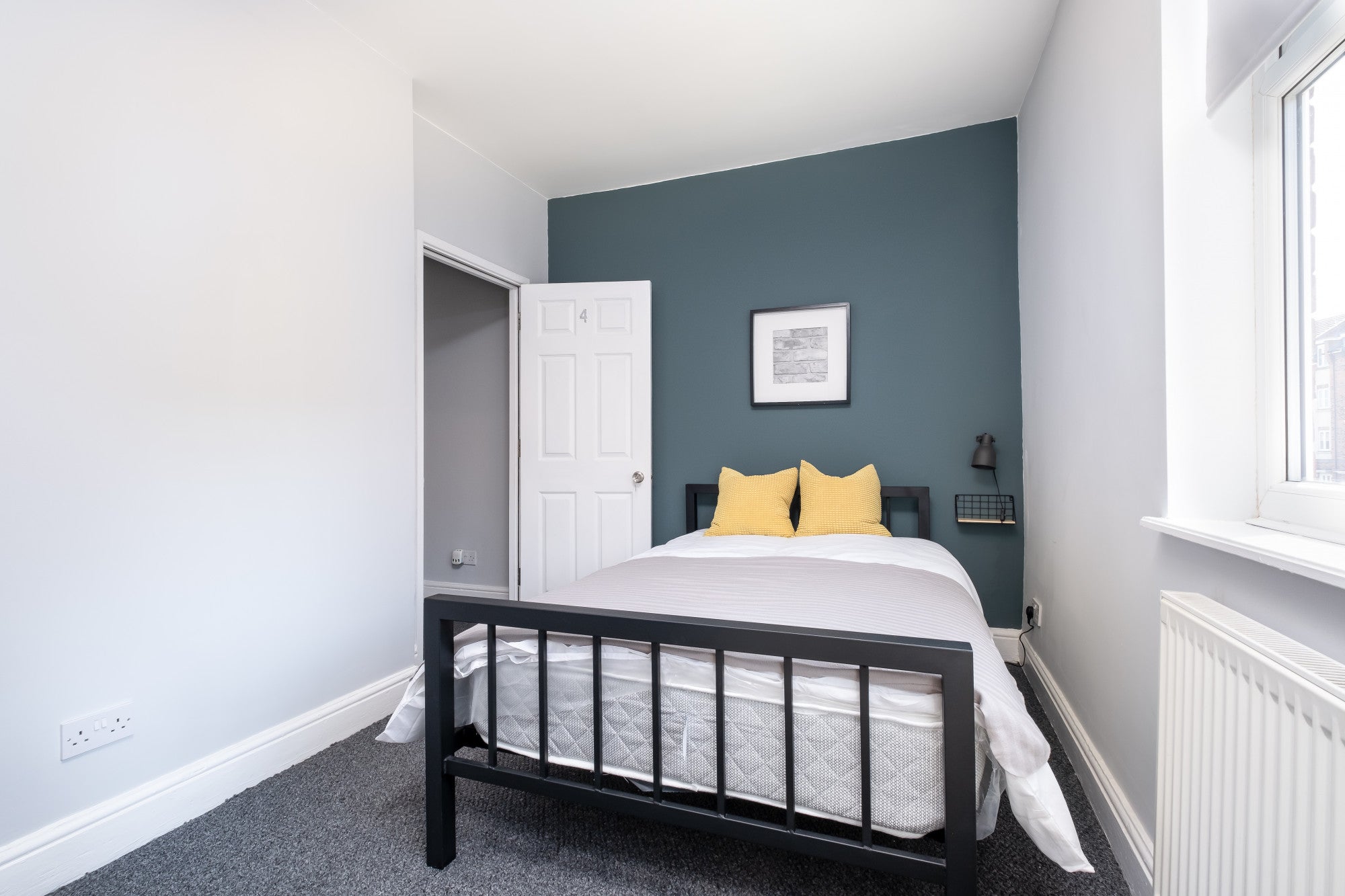 Room Marsh House Lane in Warrington