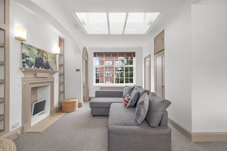 Flat Rosemoor Street in Greater London