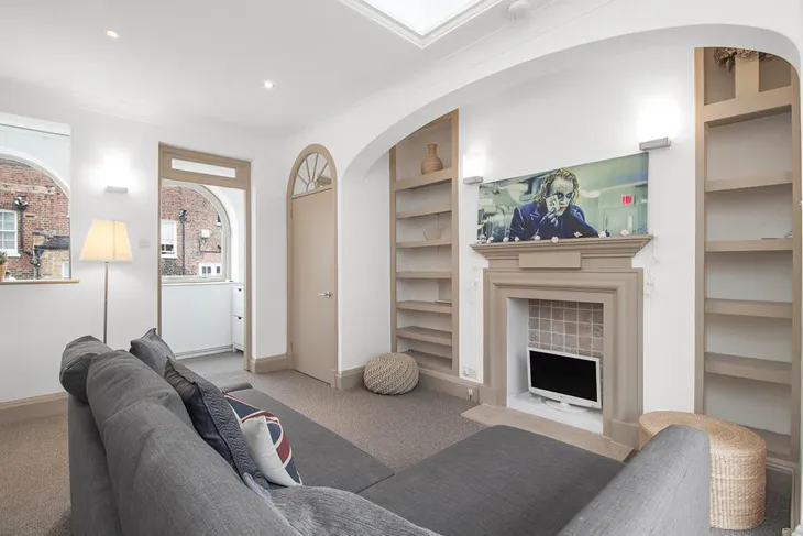 Flat Rosemoor Street in Greater London