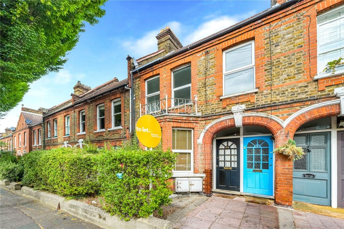 Flat Bemsted Road in London