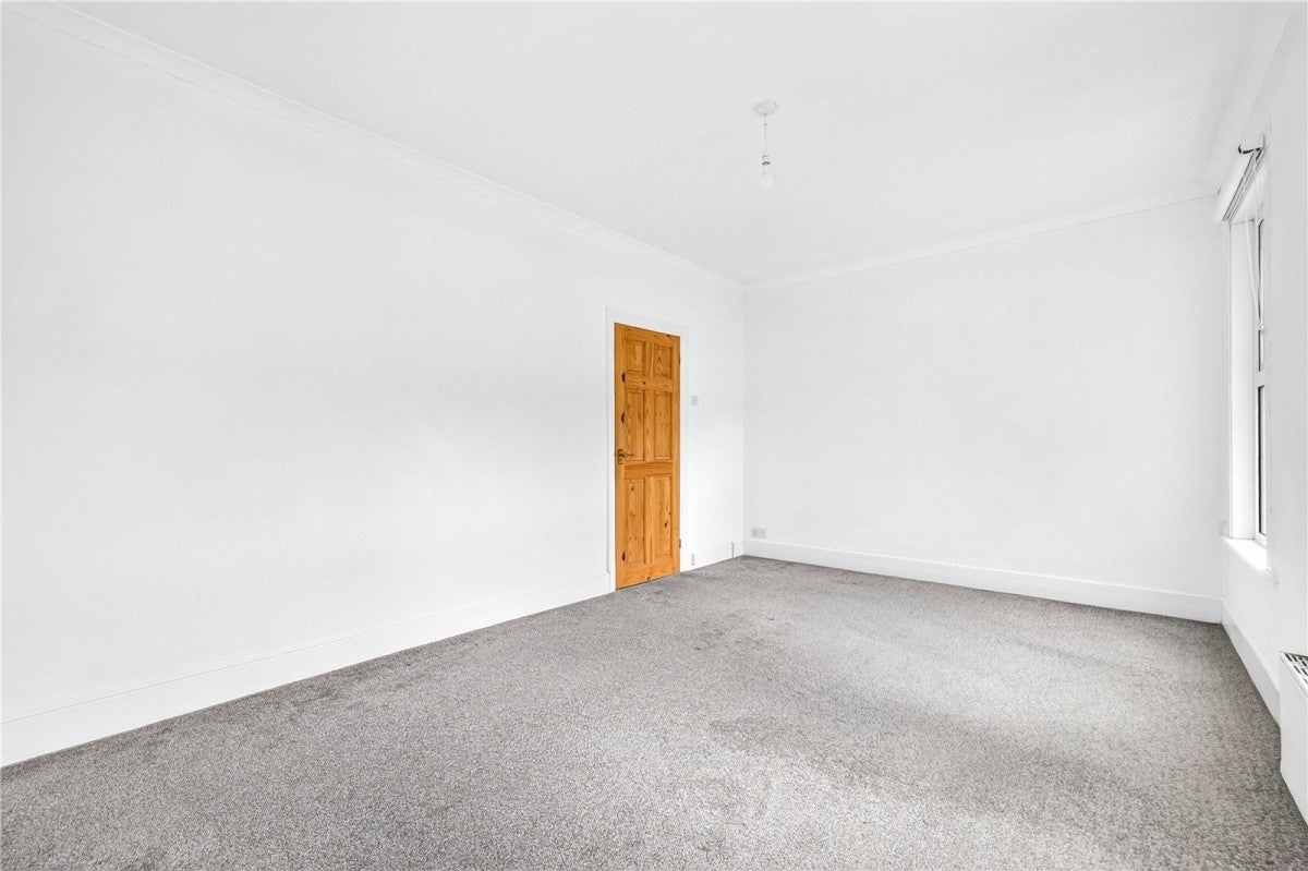 Flat Bemsted Road in London