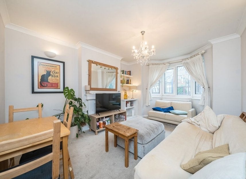 Flat Tooting Grove in Greater London
