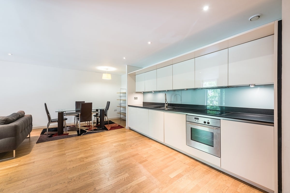 Flat Hermitage Street in City of Westminster