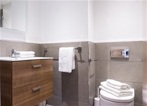 Flat Market Place in Greater London