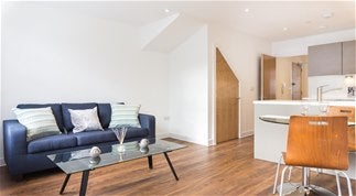 Flat Market Place in Greater London