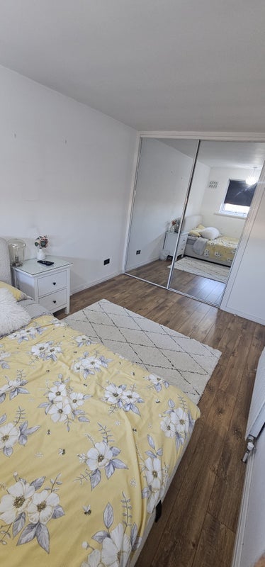 Room Lamberhurst Close in Greater London