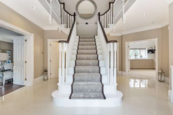 House Percival Close in Elmbridge