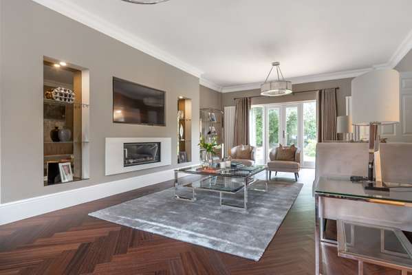 House Percival Close in Elmbridge