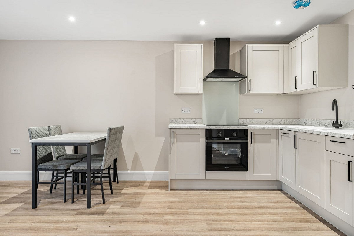 Flat Kent Road in Greater London