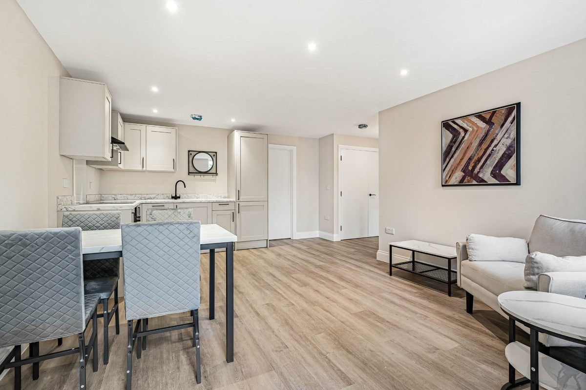 Flat Kent Road in Greater London