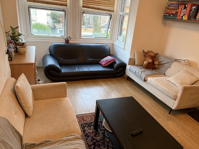 Room Park Road in Greater London