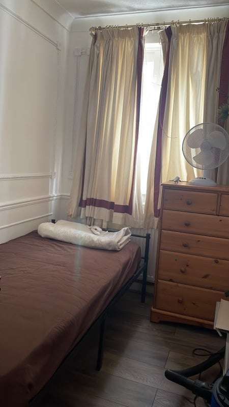 Room Mitcham Road in Greater London