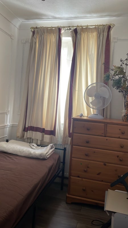 Room Mitcham Road in Greater London