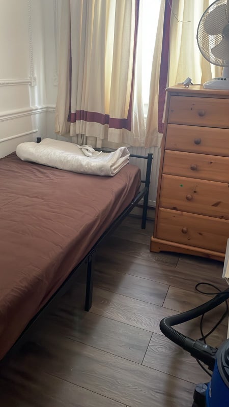 Room Mitcham Road in Greater London